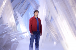 Illustration for article titled Spoilery Pics From Lost, Heroes, Terminator And Smallville